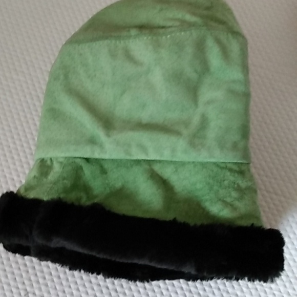 Eric Javits Waterproof Hat - Picture 6 of 7